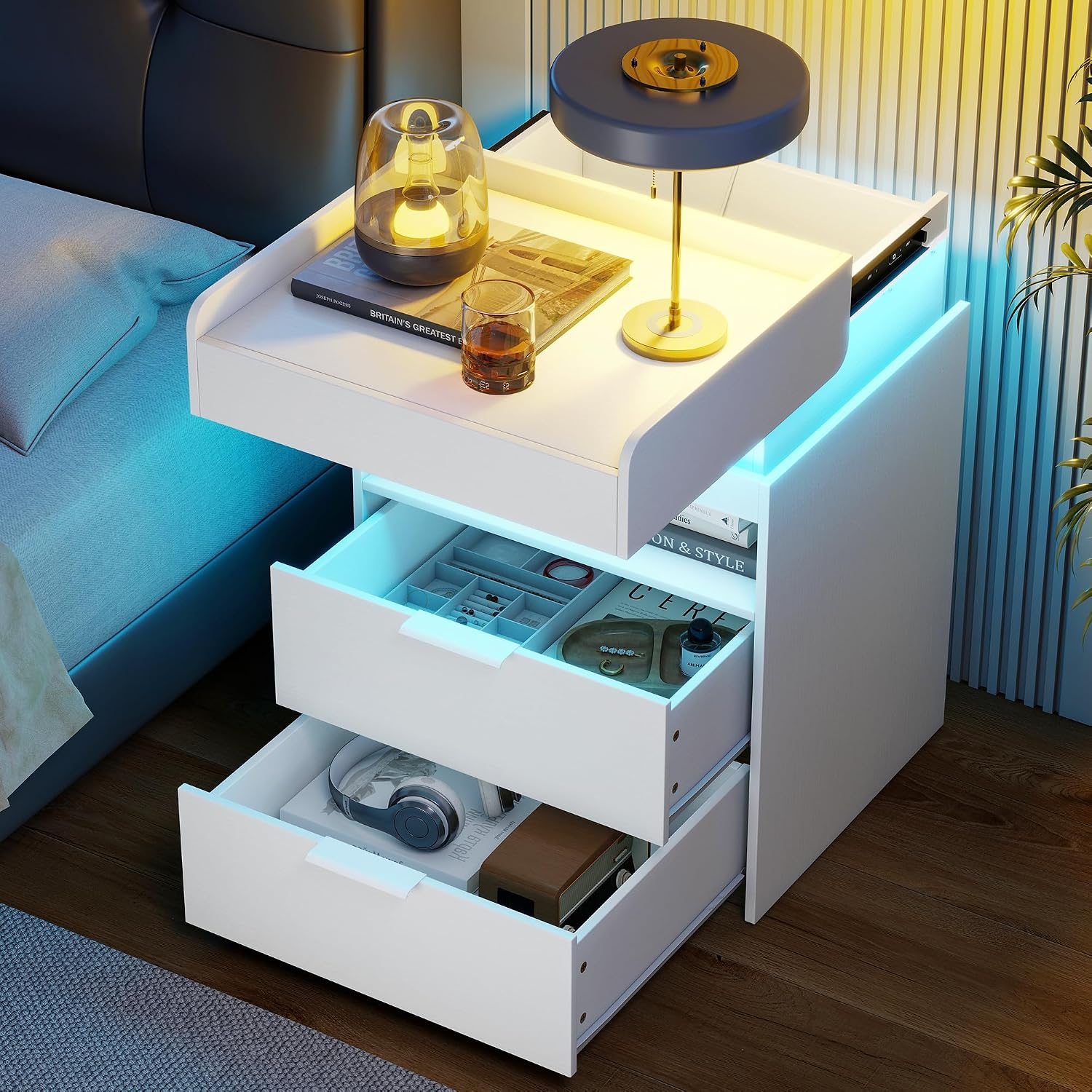 2‑Piece White Nightstands